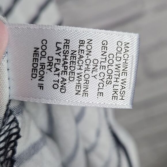 Cato 26/28 Plus Size White Striped Blue Floral Blouse Casual Knit Tee Summer Top - Picture 7 of 11